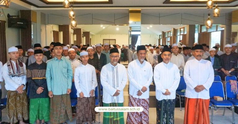 Serangkaian acara kunjungan di gedung pusat bersama pimpinan pondok