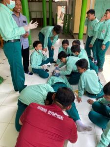 santri baitussalam 3 belajar kesehatan dan kesiapsiagaan
